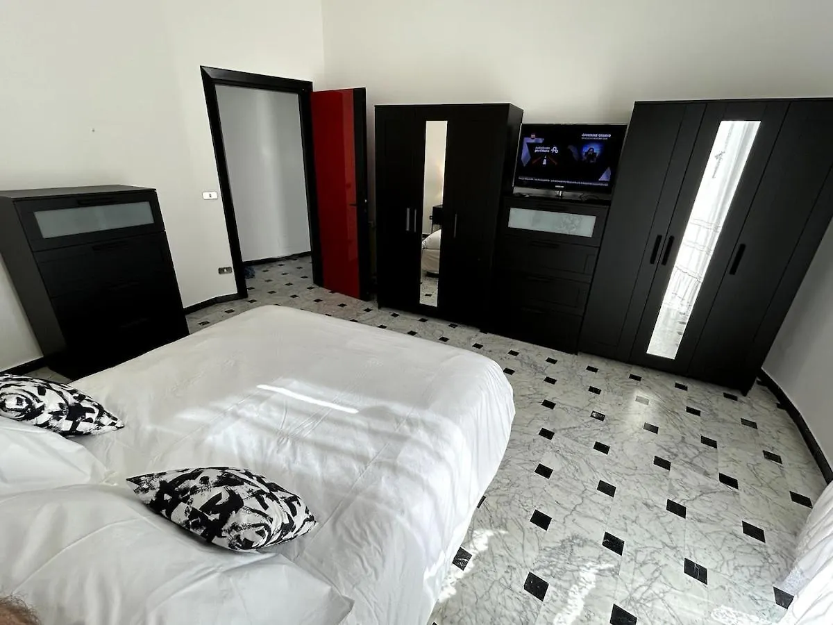 La Casa Di Tommy - Casa Vacanze Naples 0*,  Italy